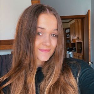 Meet your Posher, Holly